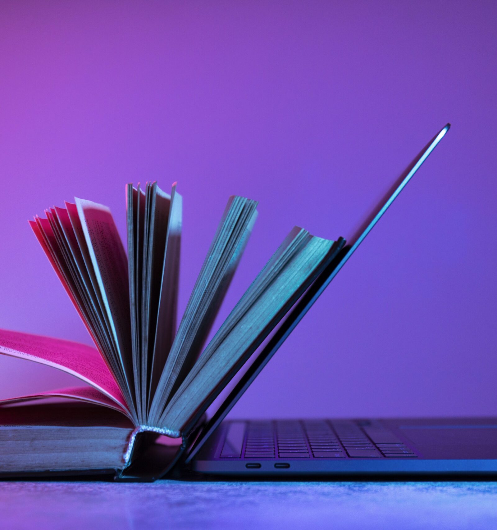 still-life-books-versus-technology